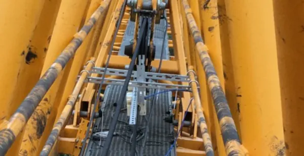 平头塔吊传感器支架安装