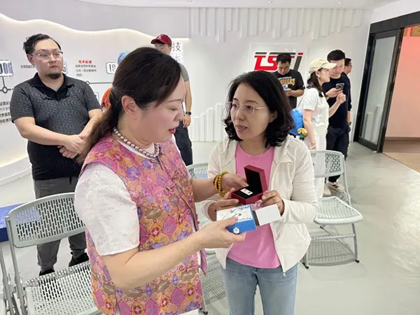 徽章铭刻-北大精神传承